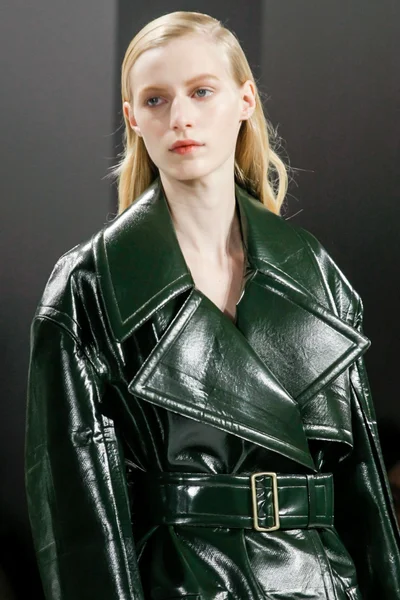 Look 13